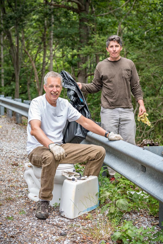 "Nobody Trashes Tennessee" - TDOT sponsored litter removal campaign